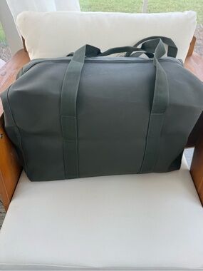 Olive Green Men's Travel Duffel Bag with Dual Carry Straps